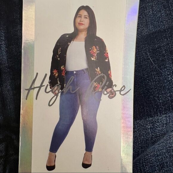 Celebrity Pink High Rise Skinny Ankle Jeans - Picture 10 of 12